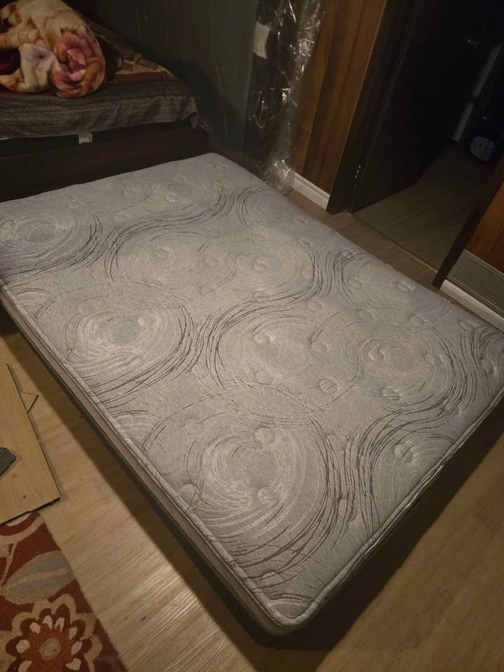 Queen Mattress - photo 2