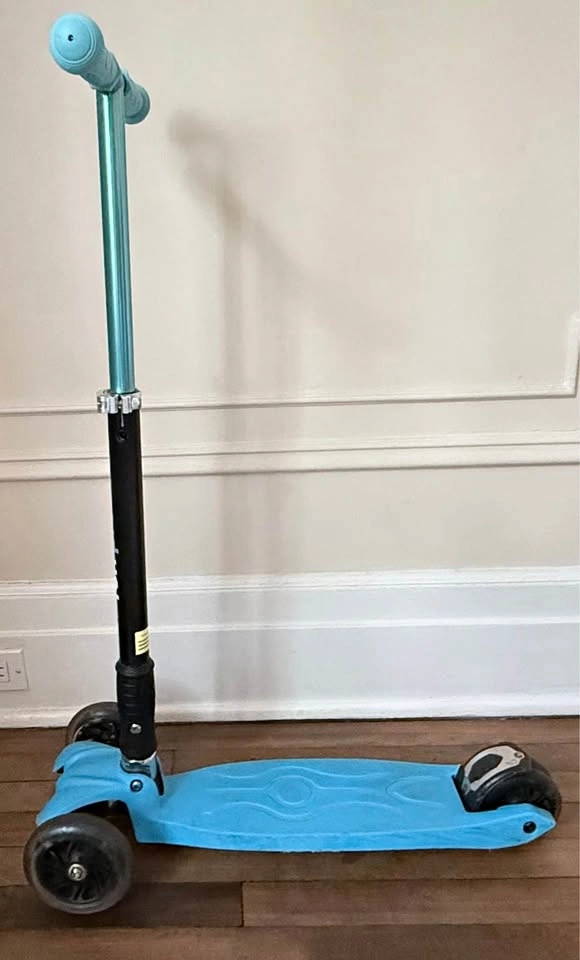 Fun Pro 3-Wheel Kids Scooter Foldable LED Wheels Teal