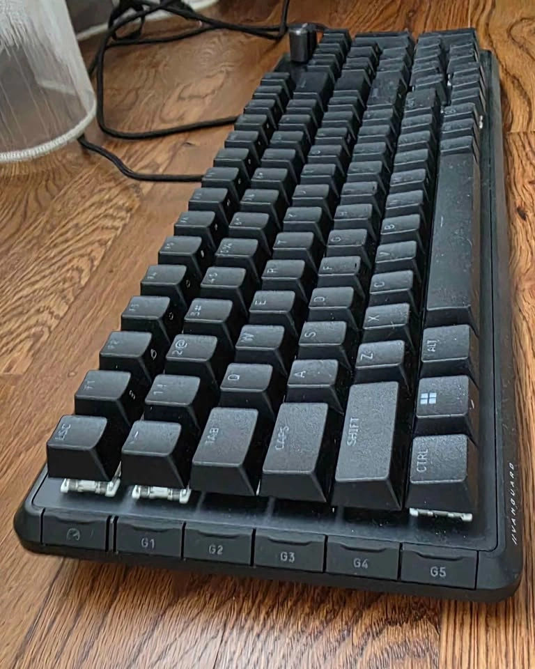 Corsair Vanguard 96 Mechanical Gaming Keyboard - photo 3