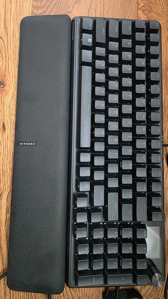 Corsair Vanguard 96 Mechanical Gaming Keyboard - photo 5