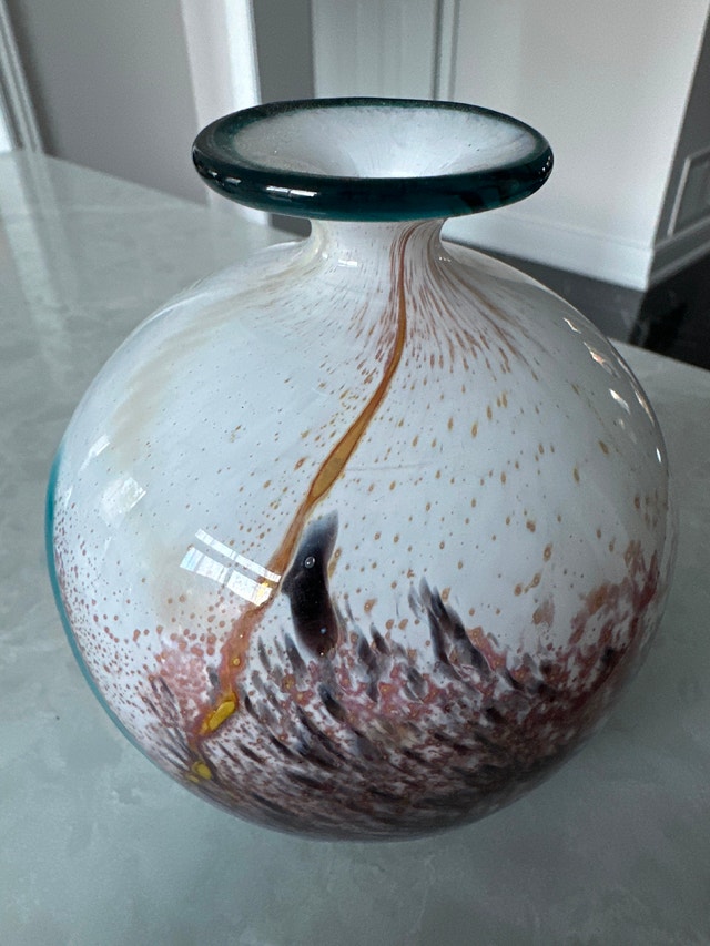 Maltese vintage art glass vase handmade by Mdina Glass - photo 2
