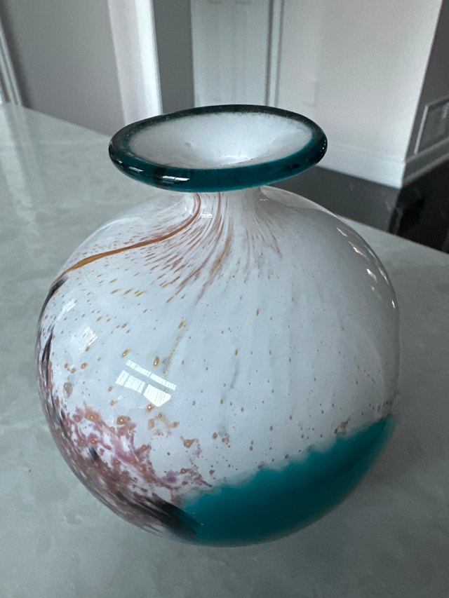 Maltese vintage art glass vase handmade by Mdina Glass - photo 3