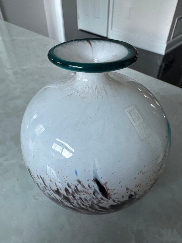 Maltese vintage art glass vase handmade by Mdina Glass - photo 5