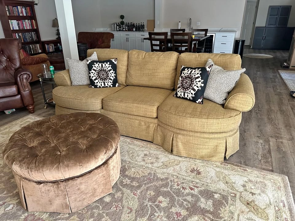 Sofa w/ coordinating ottoman