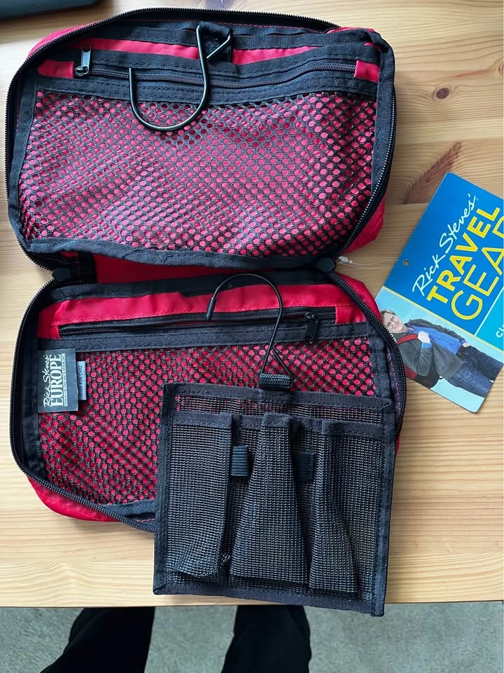 Rick Steves’ Classic Toiletry Kit NWT - photo 2