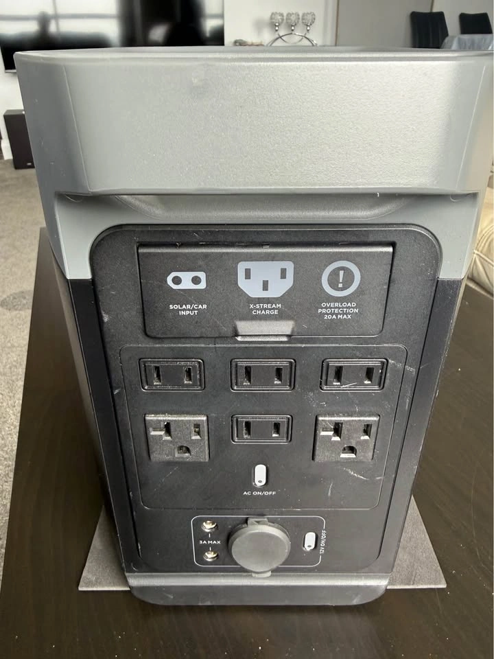 EcoFlow DELTA 2 Portable Power Station (For Parts) - photo 4