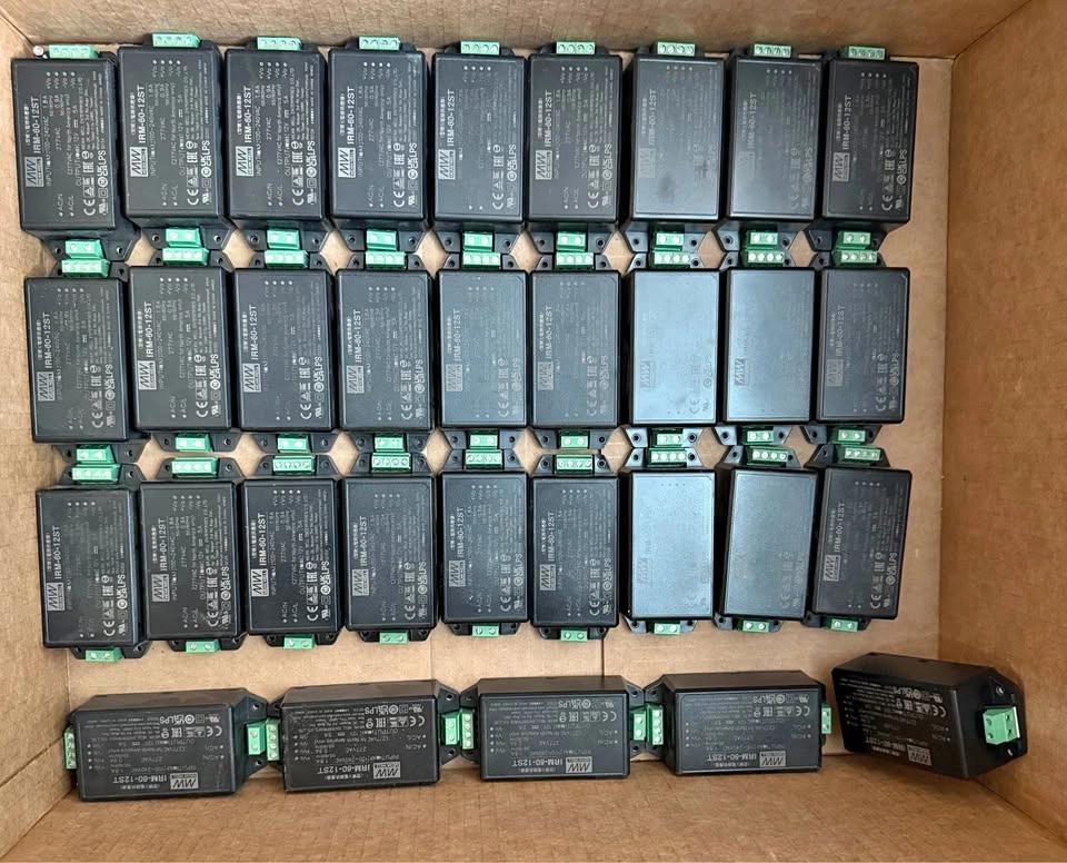 Lot of 32 Mean Well IRM-60-12ST, AC to DC converter
