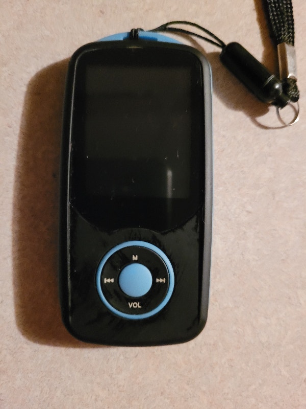 RUIZU X06 mp3 player original box with charging cable