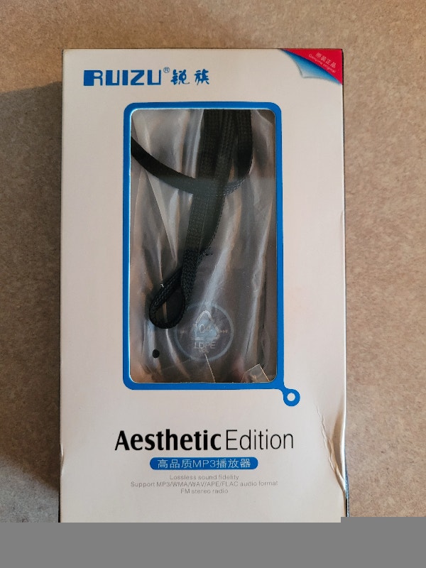 RUIZU X06 mp3 player original box with charging cable - photo 3