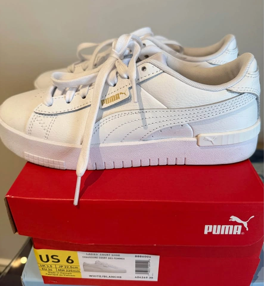 Women’s Puma Sneakers - photo 3