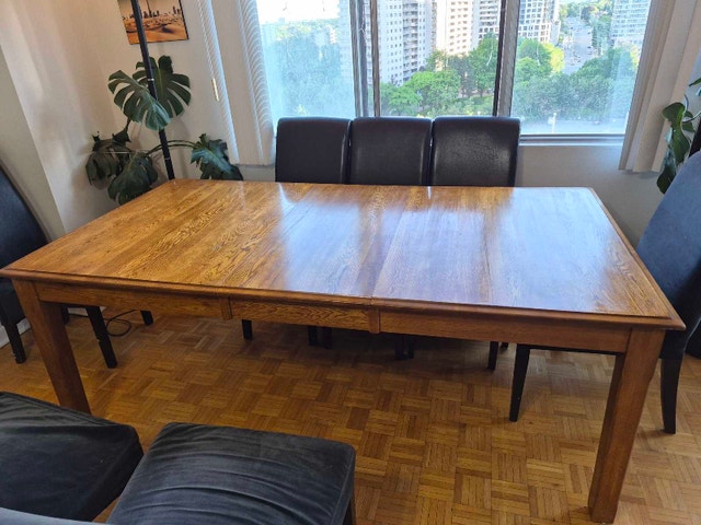 Solid Oak Extendable Dining Table