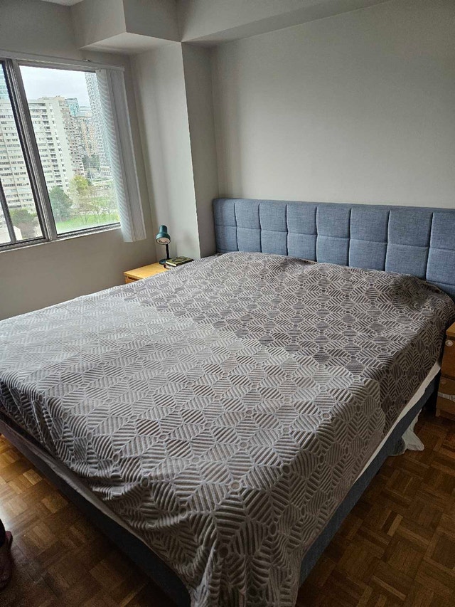 Zinus Upholstered Diamond Stitched Platform Bed - photo 3