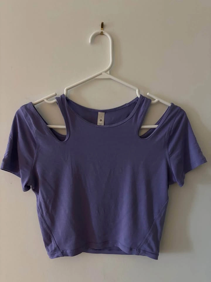 lululemon shoulder cut yoga tshirt - photo 2