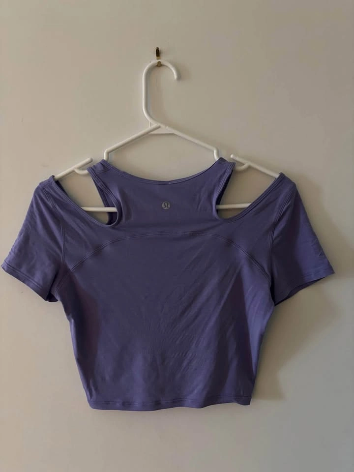 lululemon shoulder cut yoga tshirt - photo 4