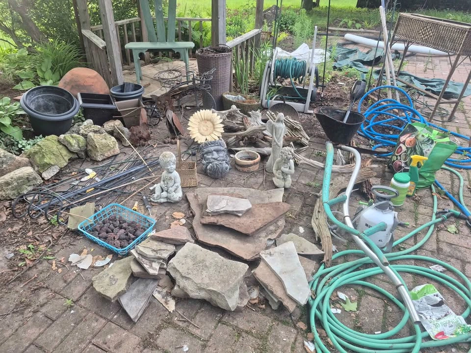 Assorted garden ornaments - photo 4