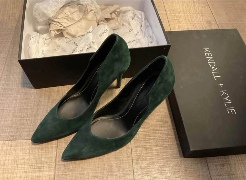 Kendall + Kylie Suede Heels – Size 6.5 - photo 2