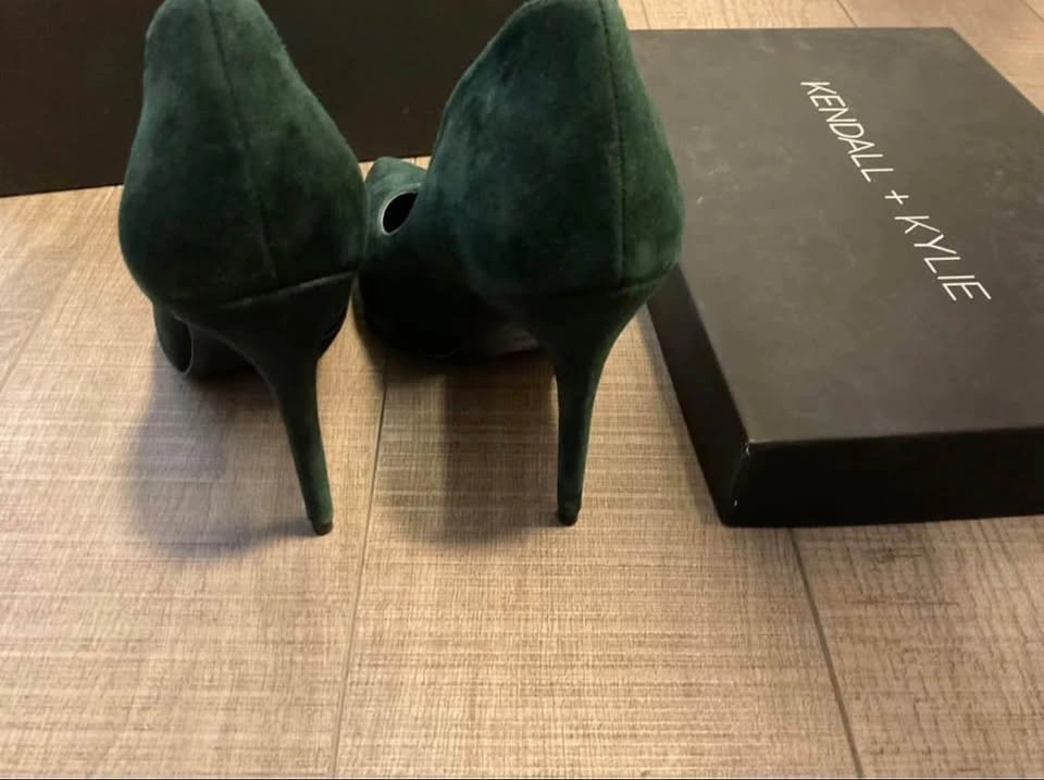Kendall + Kylie Suede Heels – Size 6.5 - photo 4