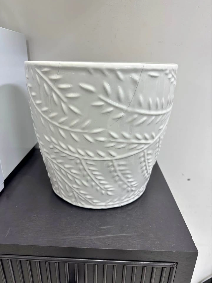 Market Finds White Ceramic Leaf Pattern Planter