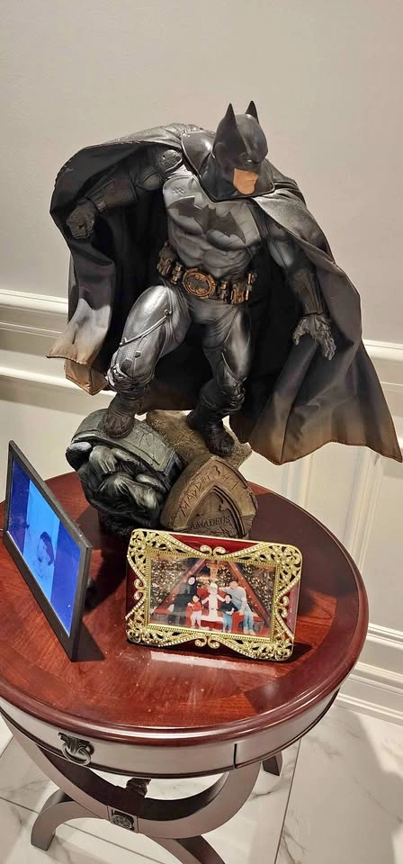 Sideshow Statue sale