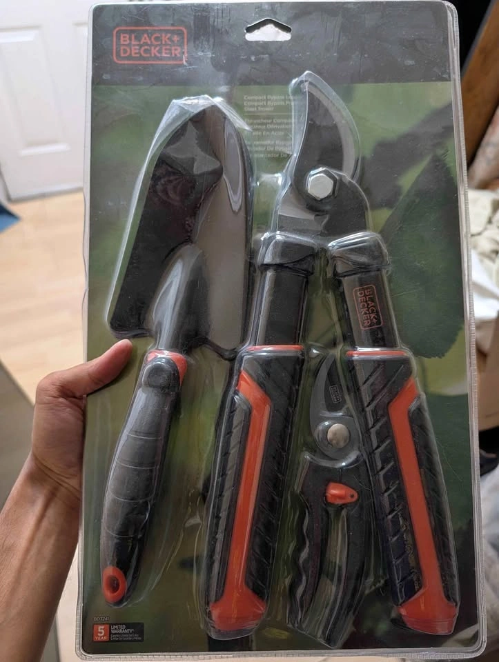 GARDENING COMBO SET | BLACK & DECKER | FOR SALE