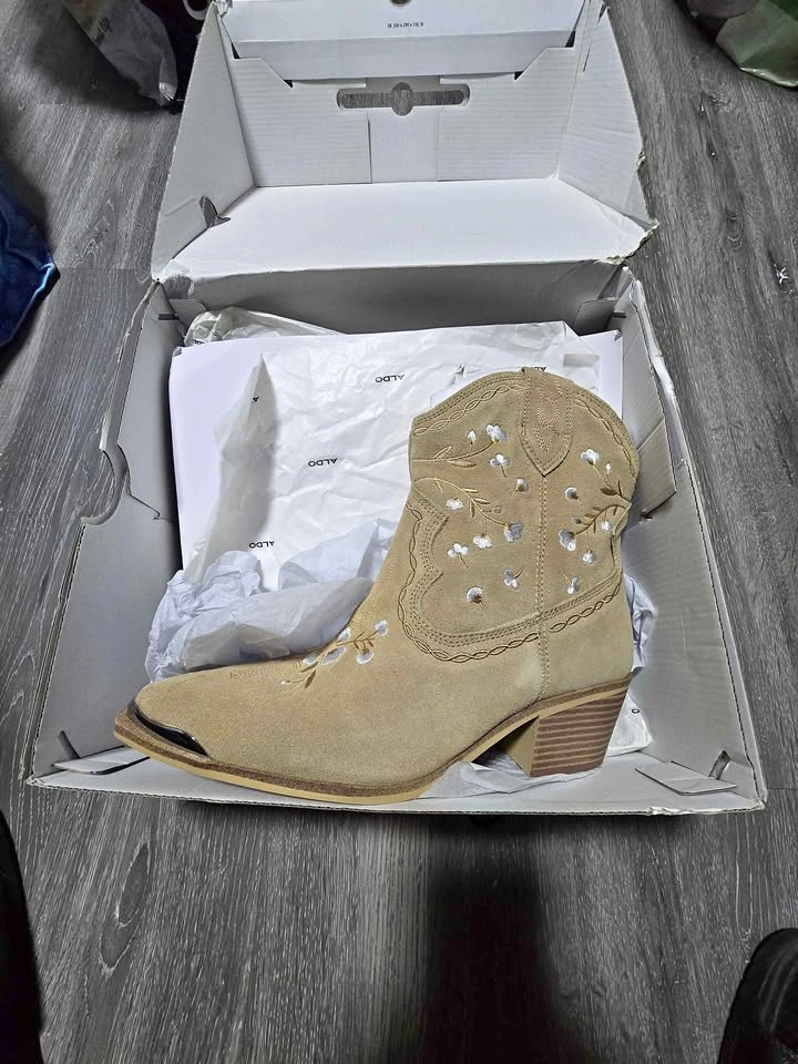 Aldo Valley Embroidered Suede Western Boots