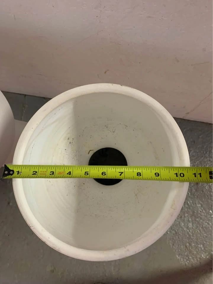 28” tall set of white ceramic planters - photo 5