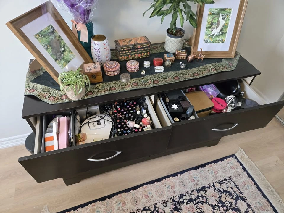 Black 6-Drawer Dresser — Excellent Condition — $185 - photo 4