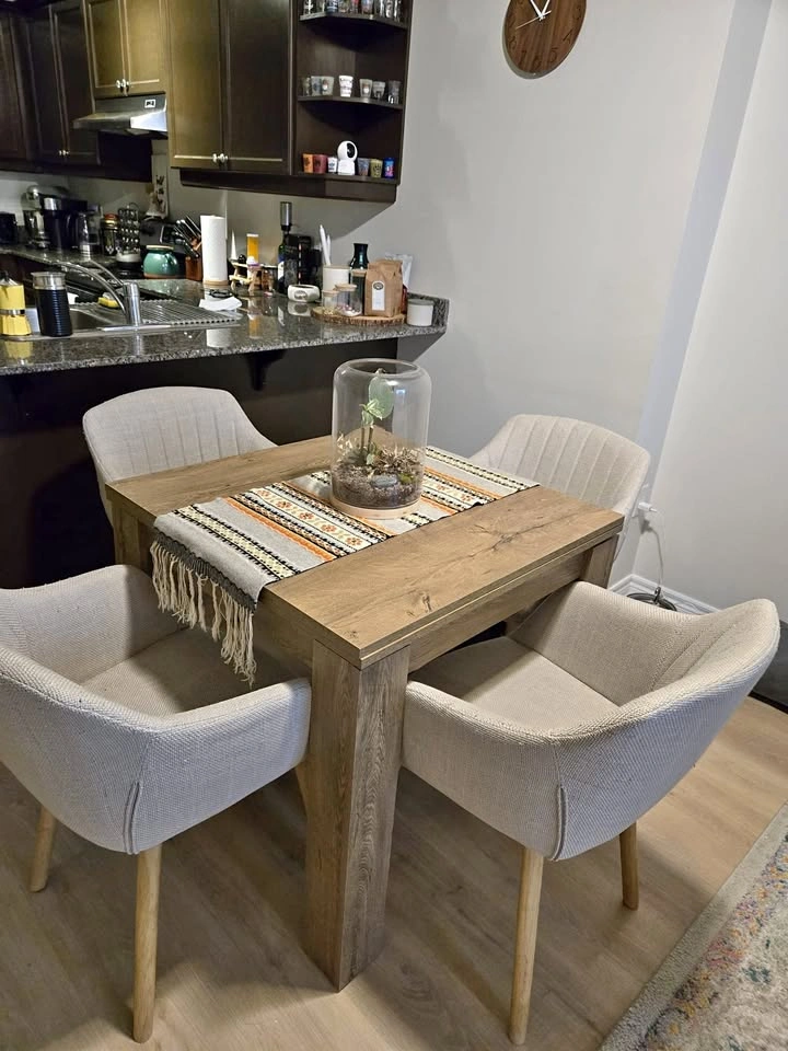 JYSK VEDDE Extendable Dining Table — Walnut/Oak Look