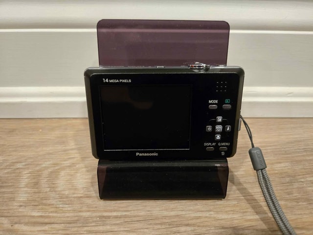 Panasonic Lumix DMC-FP2 – Slim 14MP "Y2K" Digital Camera - photo 2