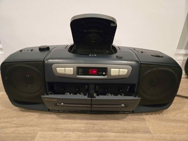 Venturer CD-770E Portable Boombox CD, Dual Cassette & Radio - photo 3