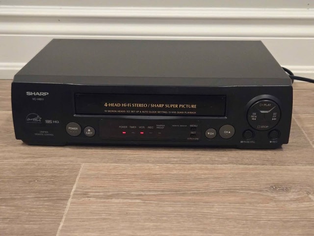 Sharp VC-H811 4-Head Hi-Fi Stereo VCR – Excellent Condition!