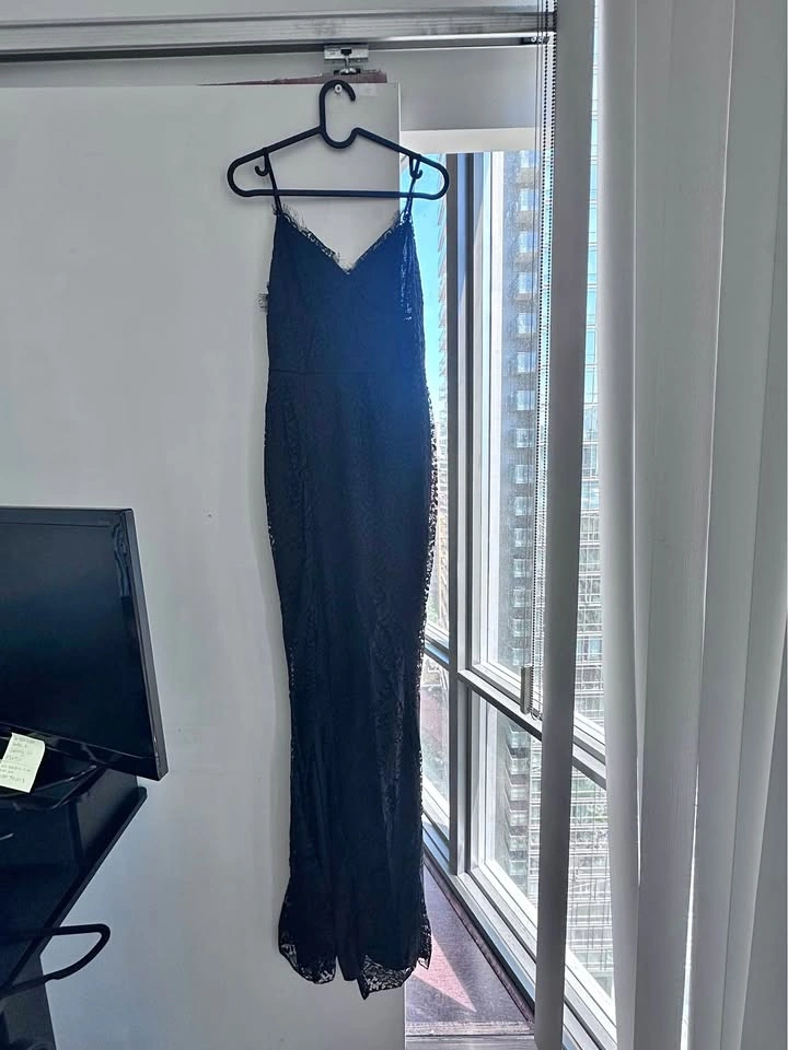 Black Lace Full-Length Spaghetti Strap Dress