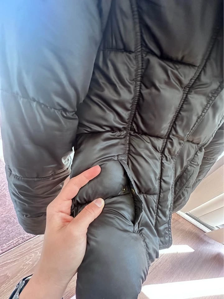 H&M Black Puffer Jacket with Faux Fur Hood - photo 3