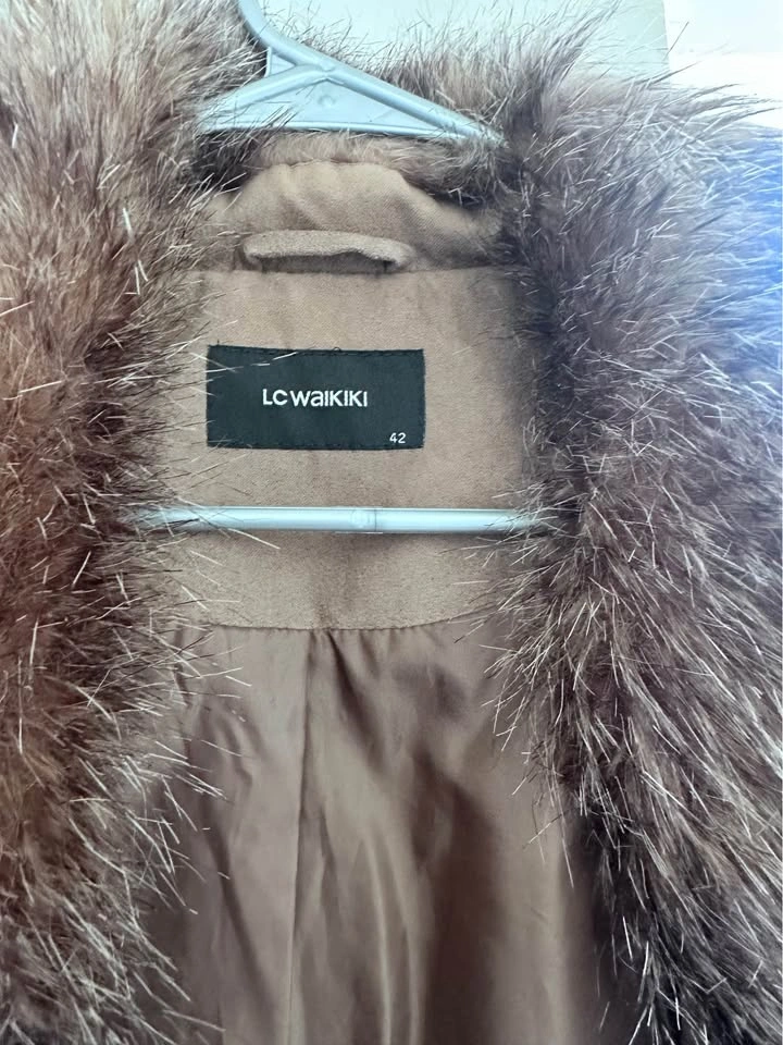 Women’s Faux Fur Trim Vest - photo 2