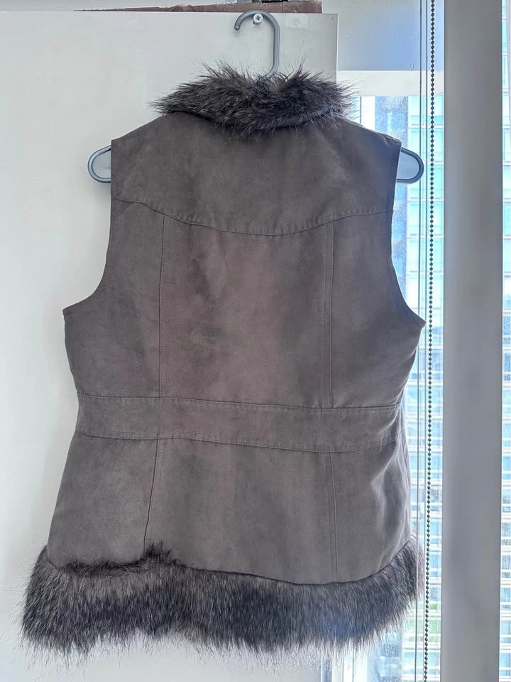 Women’s Faux Fur Trim Vest - photo 4