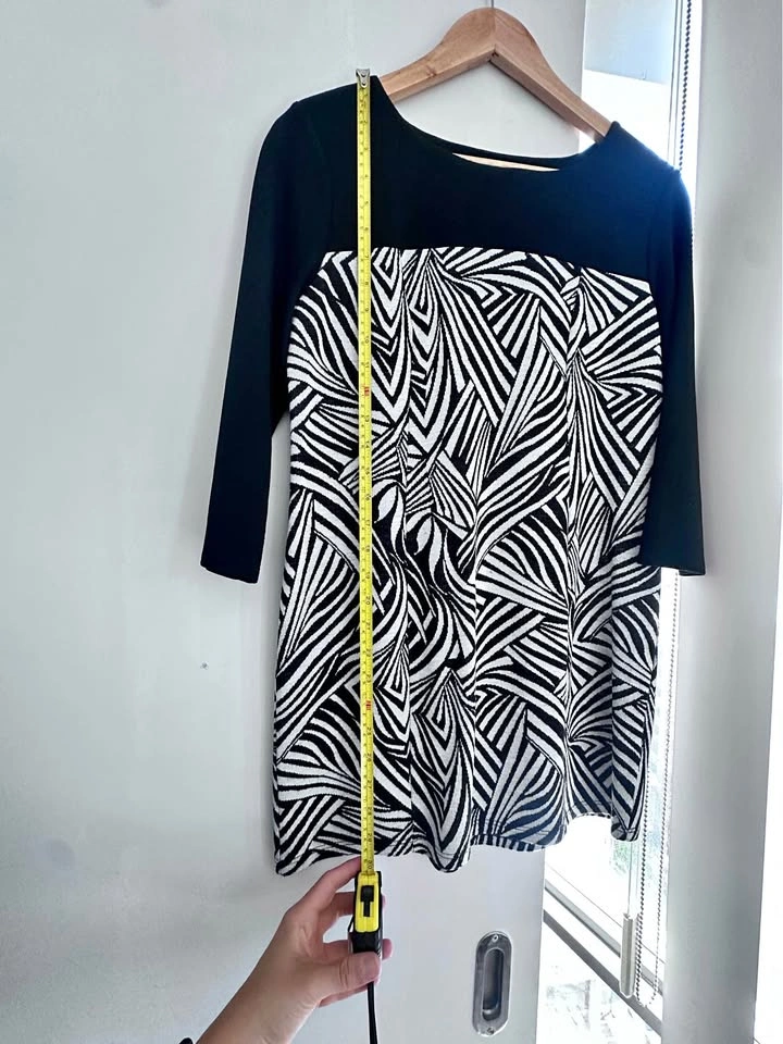 Size 12 Black and White Geometric Print Shift Dress