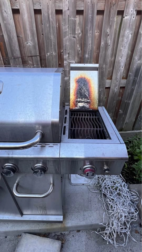 Nexgrill 4-Burner Propane BBQ Grill - photo 3