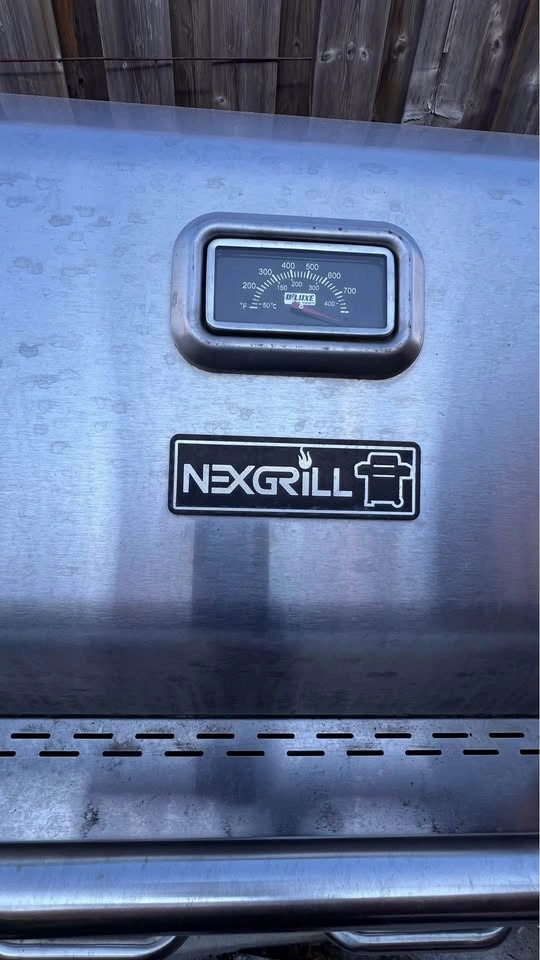 Nexgrill 4-Burner Propane BBQ Grill - photo 5