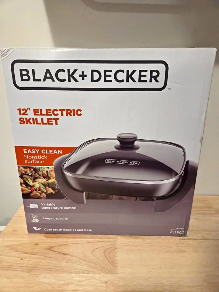 Black and Decker Electric Skillet (NEW)