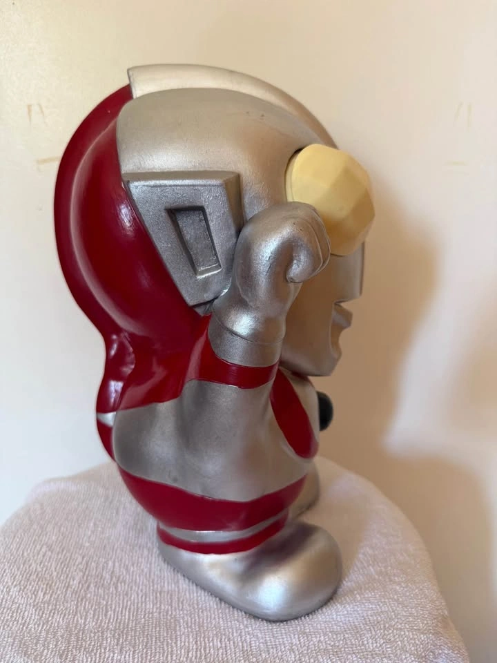 Vintage Ultraman Coin Bank - photo 4