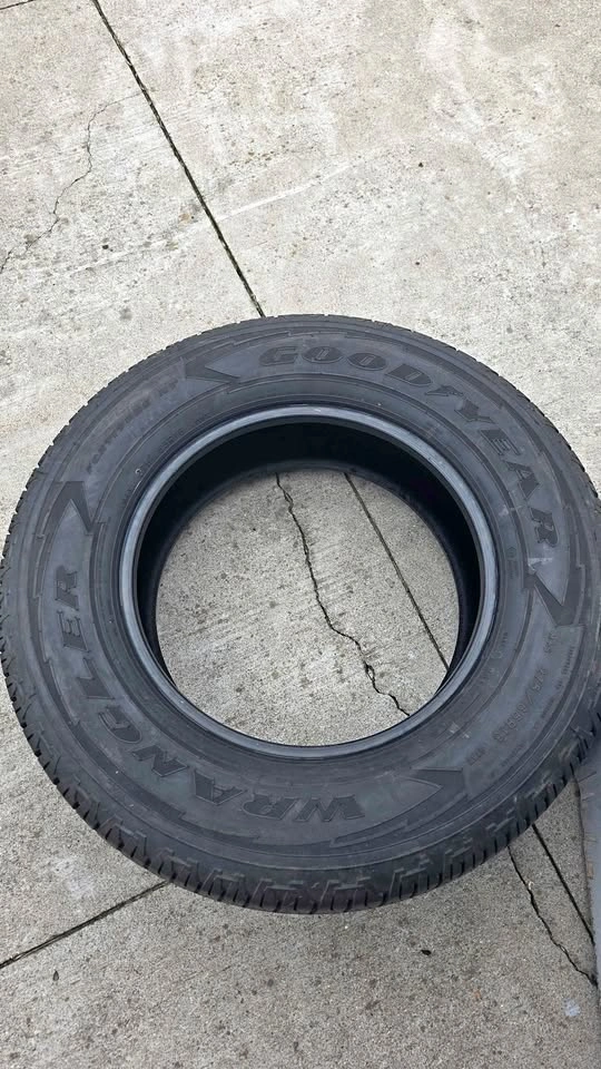 275 65 18 Goodyear Wrangler