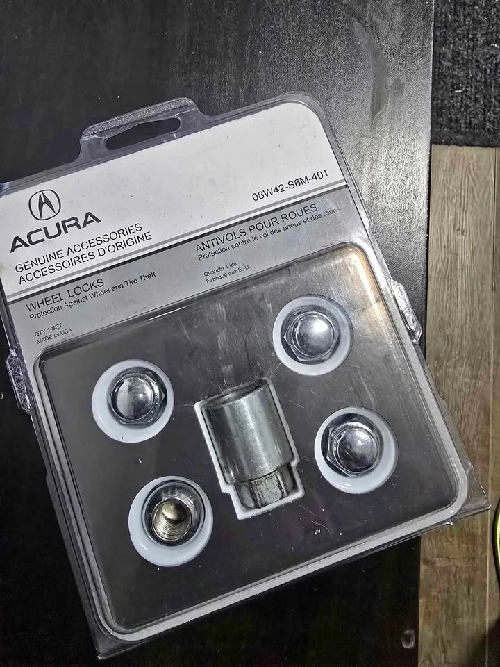 Acura OEM Wheel Locks