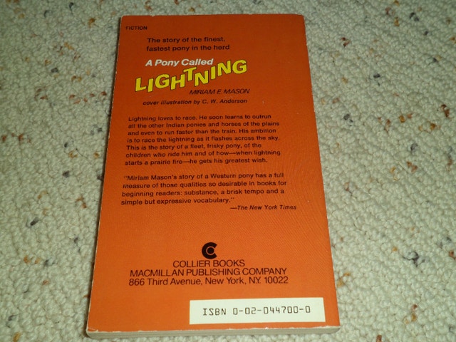 A Pony called Lightning paperback book by Miriam E. Mason 1976 - photo 2