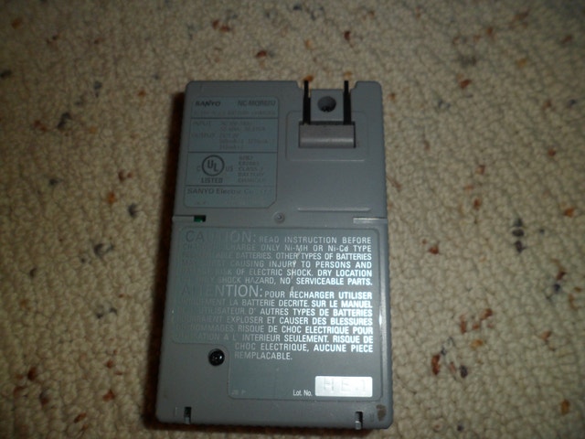 SANYO NC-MQR02U AAA AA Battery Charger - photo 2