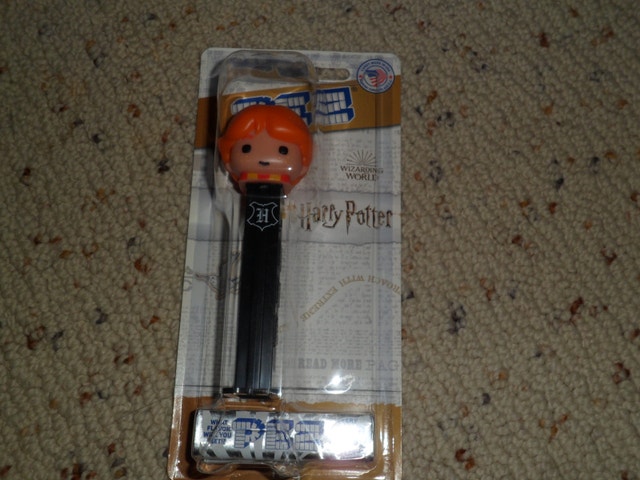 Lot of 2 Harry Potter Pez dispensers and candy Hermione Ron Weas - photo 2