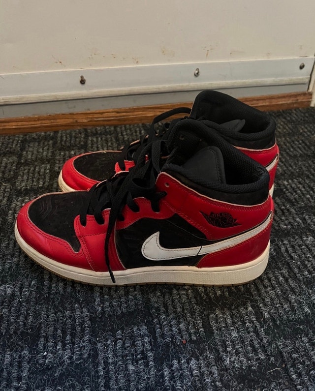 Jordan 1 Mid - photo 2
