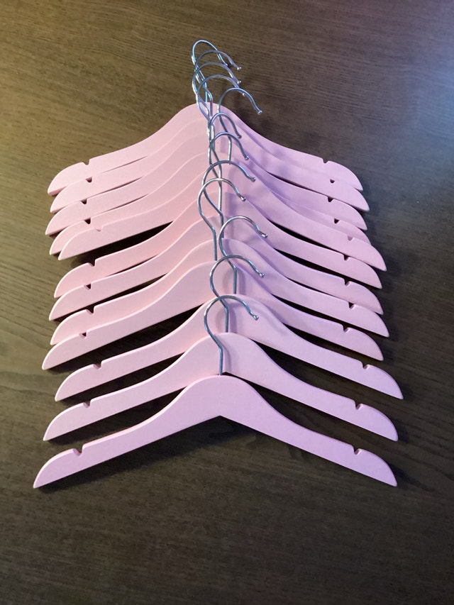 12 pink hangers (for kids)