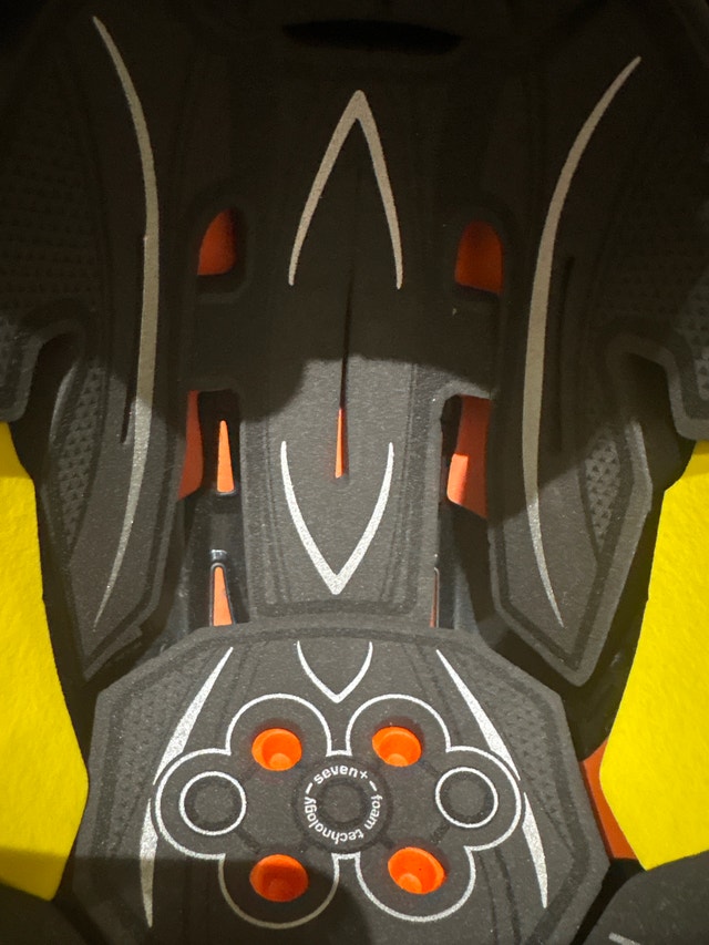 Hockey/skating helmet: Brand- Bauer - photo 5