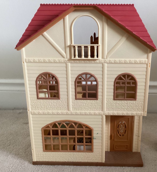 Calico Critters Cedar Terrace Gift Set w Furniture & Characters - photo 5
