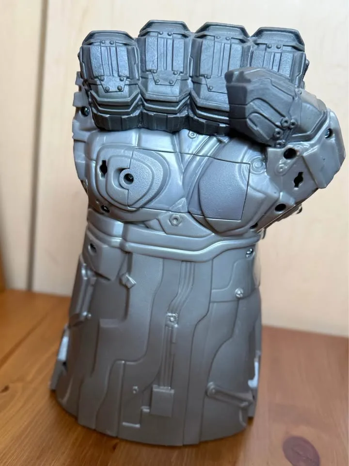 Avengers Endgame Electronic Gauntlet image indicator(2)